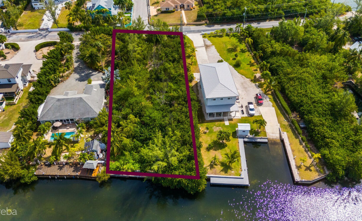 RED BAY  WOODSTOCK DR OVERSIZED CANAL FRONT LOT