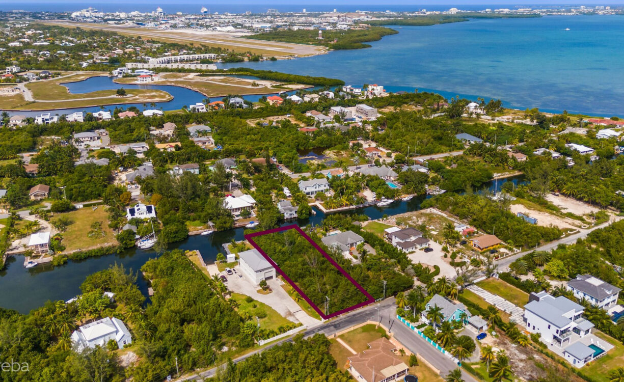 RED BAY  WOODSTOCK DR OVERSIZED CANAL FRONT LOT