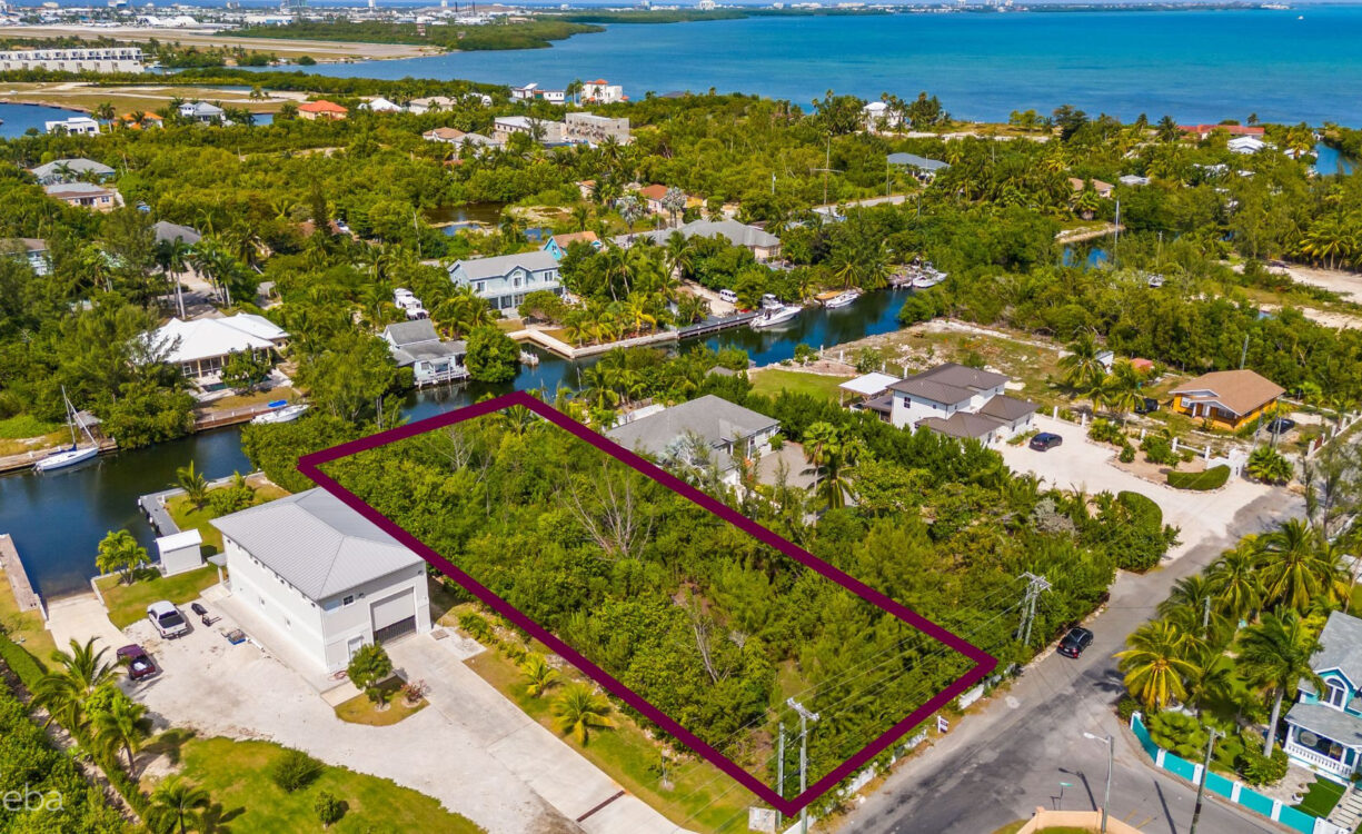 RED BAY  WOODSTOCK DR OVERSIZED CANAL FRONT LOT