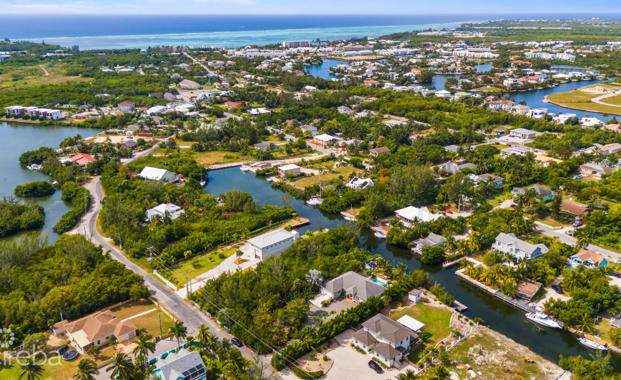 RED BAY  WOODSTOCK DR OVERSIZED CANAL FRONT LOT