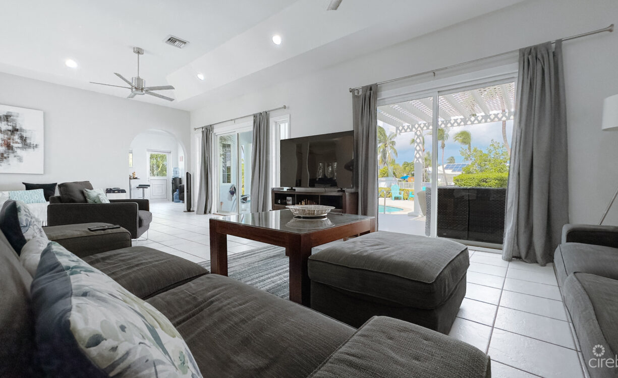 GOVERNORS HARBOUR CANAL FRONT FAMILY HOME