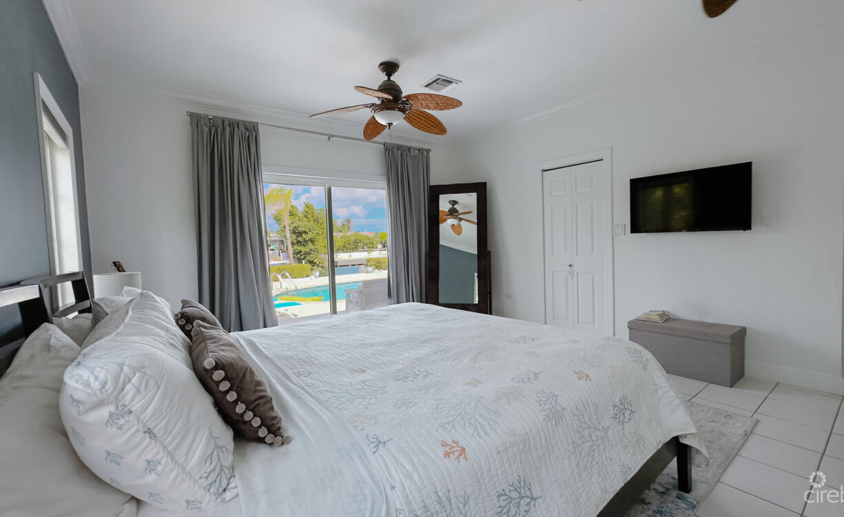 GOVERNORS HARBOUR CANAL FRONT FAMILY HOME