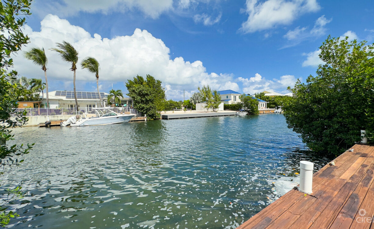 GOVERNORS HARBOUR CANAL FRONT FAMILY HOME