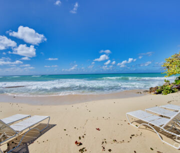GRAPETREE CONDO ON SEVEN MILE BEACH