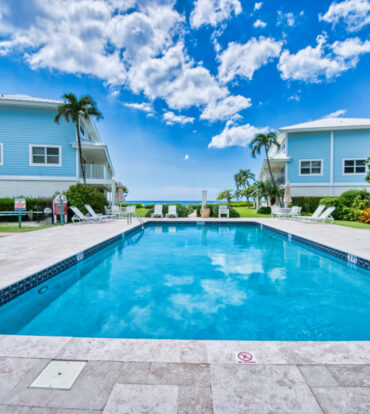 GRAPETREE CONDO ON SEVEN MILE BEACH
