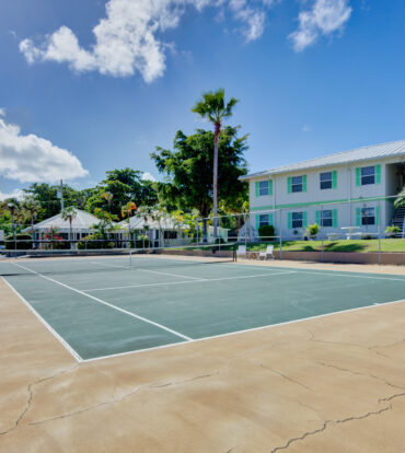 GRAPETREE CONDO ON SEVEN MILE BEACH