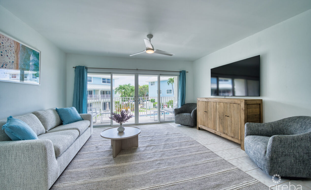 GRAPETREE CONDO ON SEVEN MILE BEACH