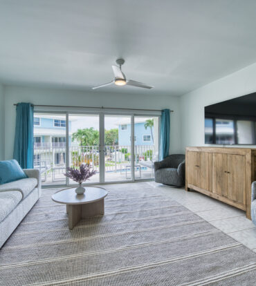 GRAPETREE CONDO ON SEVEN MILE BEACH