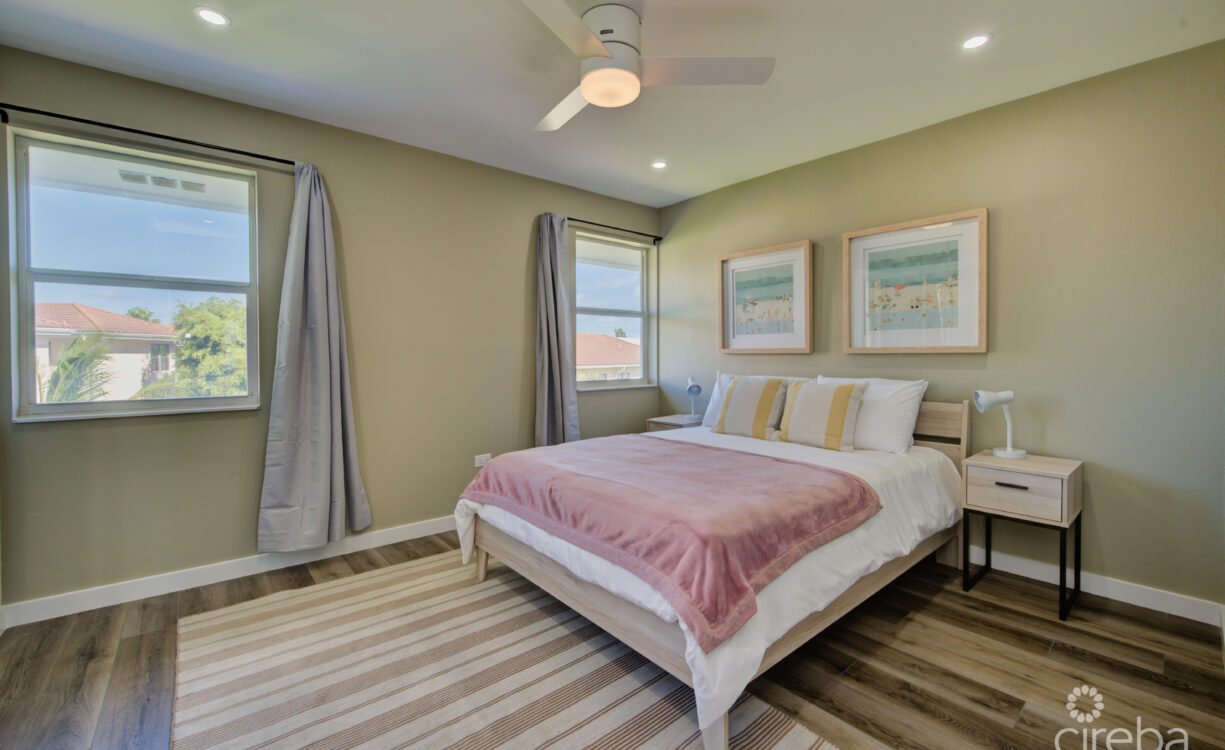 GRAPETREE CONDO ON SEVEN MILE BEACH