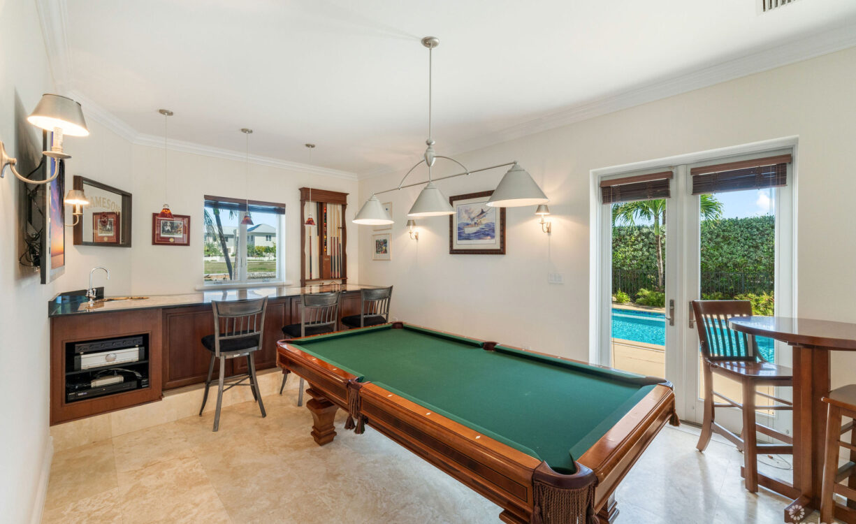 61 HOYA QUAY CRYSTAL HARBOUR