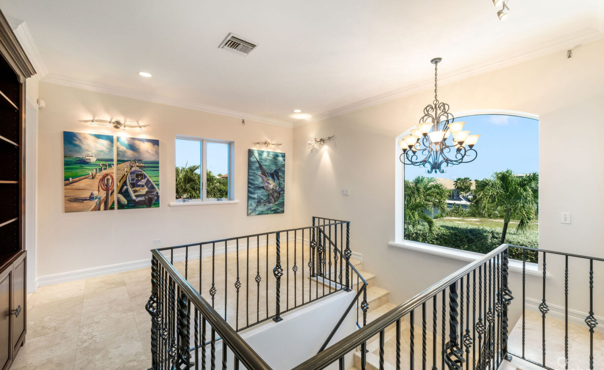 61 HOYA QUAY CRYSTAL HARBOUR
