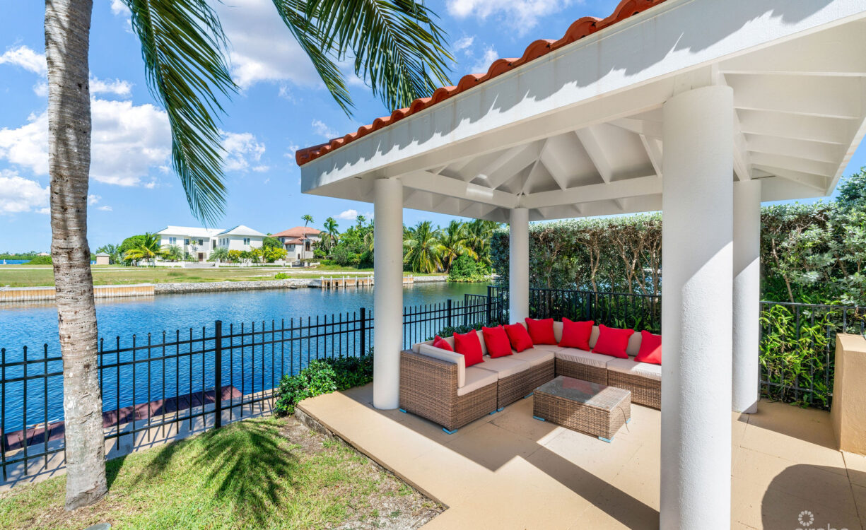 61 HOYA QUAY CRYSTAL HARBOUR