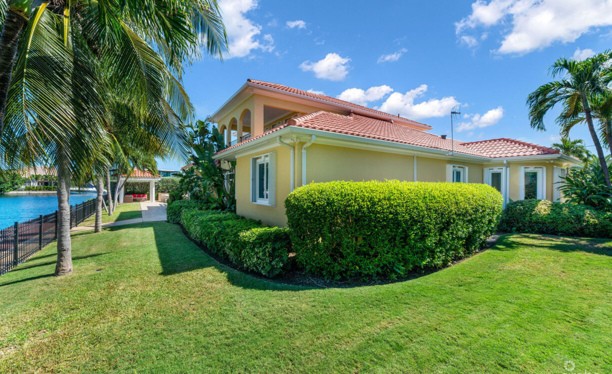 61 HOYA QUAY CRYSTAL HARBOUR