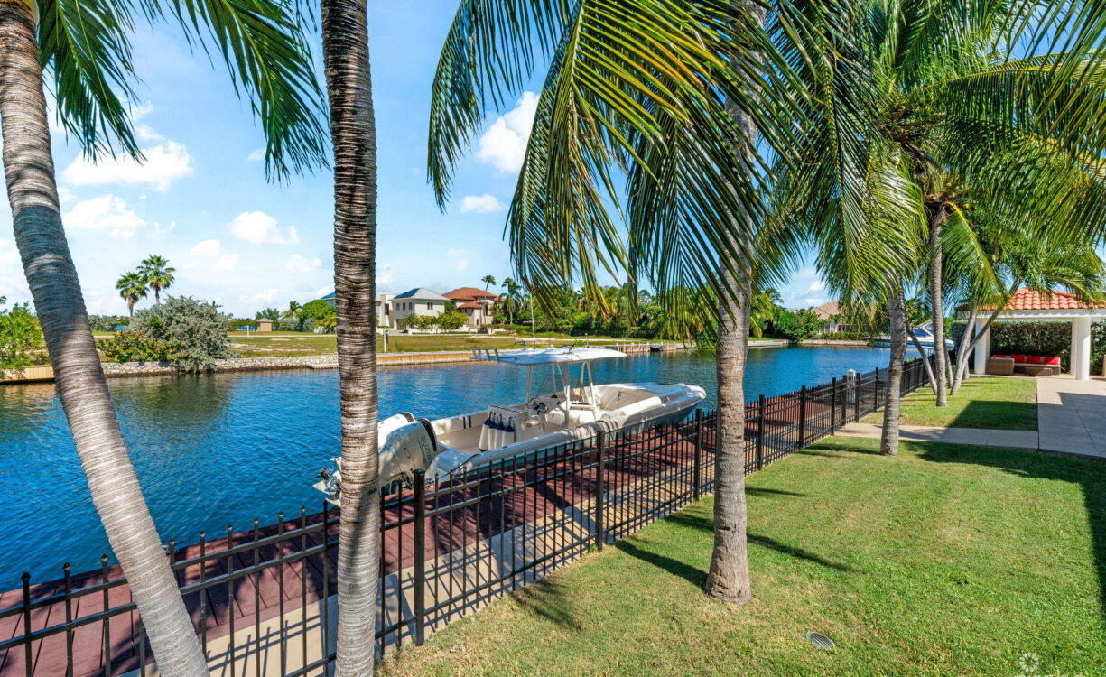61 HOYA QUAY CRYSTAL HARBOUR