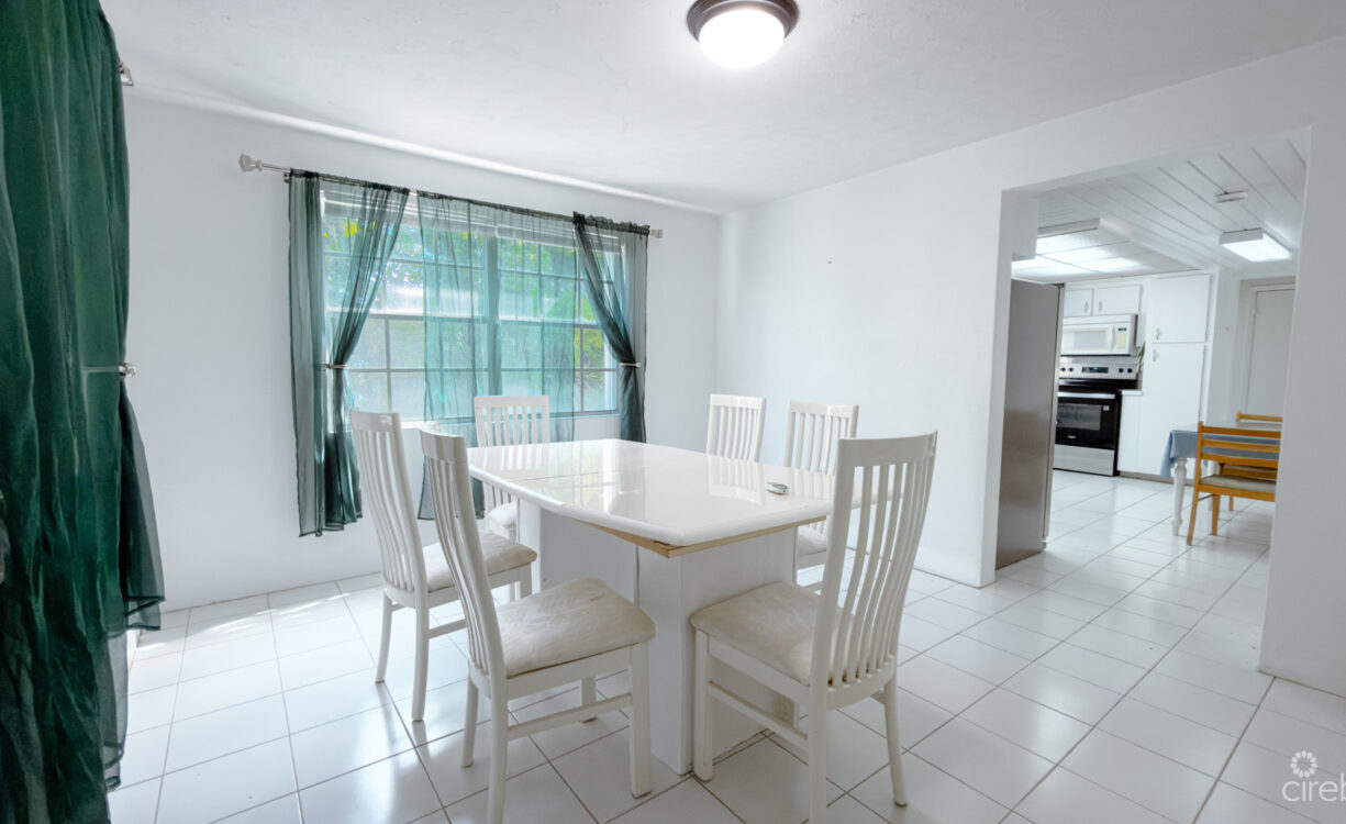 TWINFLOWERS DOUBLE PARCEL RESIDENCE