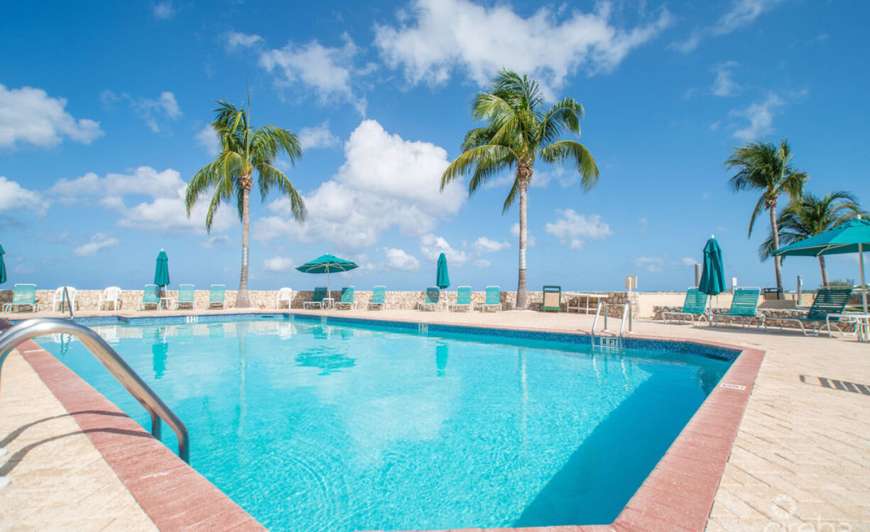 PLANTATION VILLAGE SEVEN MILE BEACH