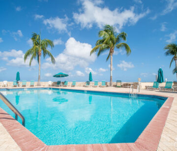PLANTATION VILLAGE SEVEN MILE BEACH