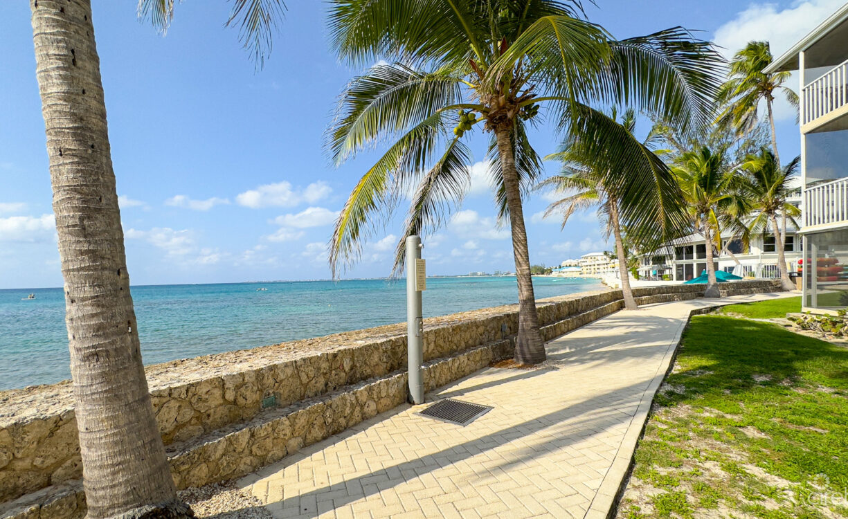 PLANTATION VILLAGE SEVEN MILE BEACH