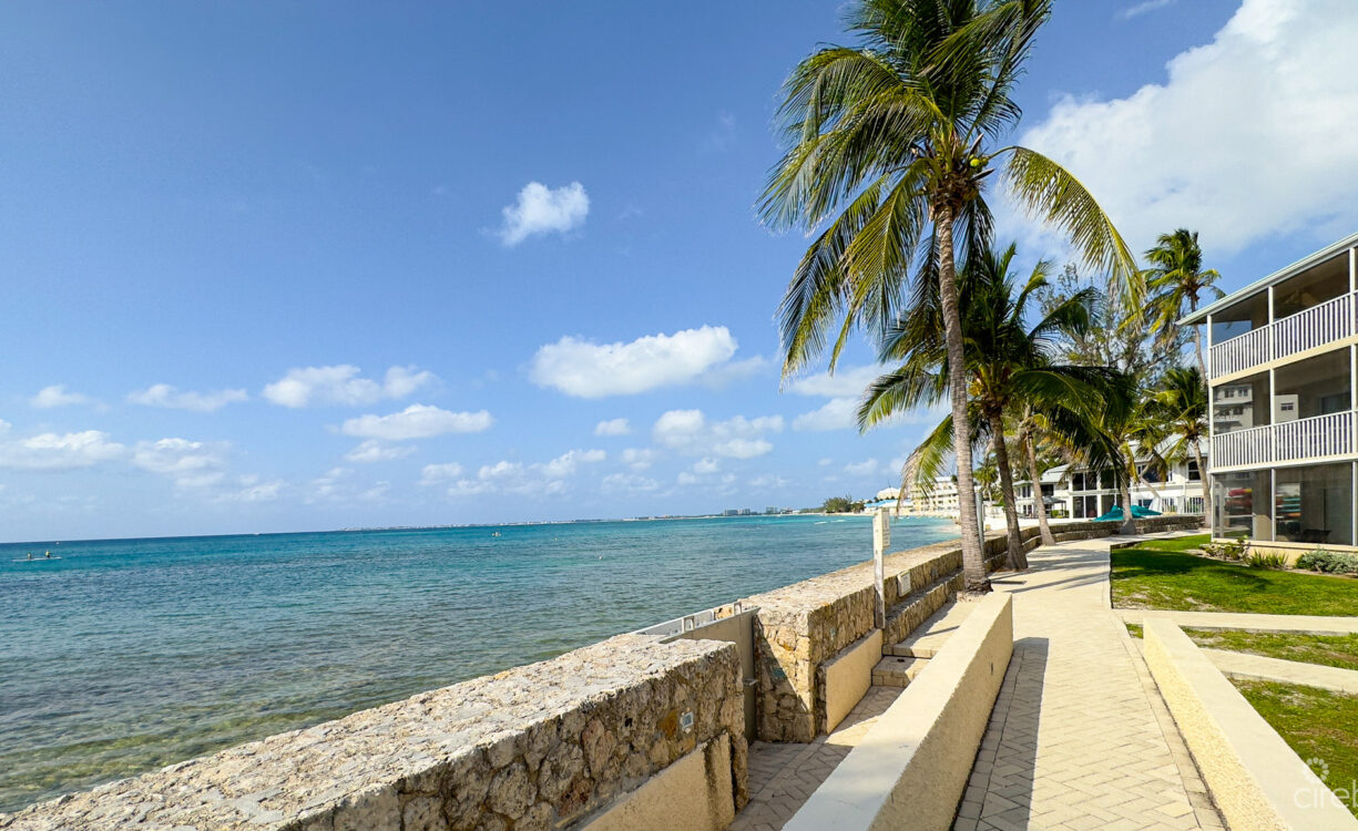 PLANTATION VILLAGE SEVEN MILE BEACH