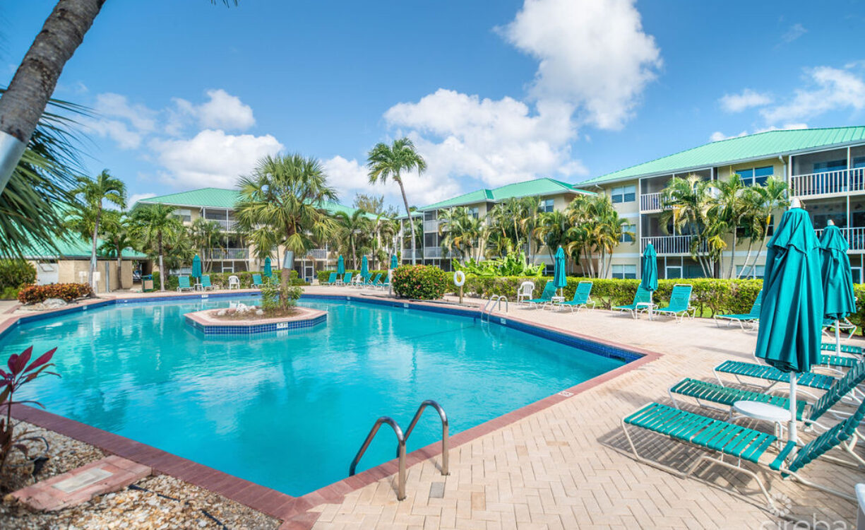 PLANTATION VILLAGE SEVEN MILE BEACH
