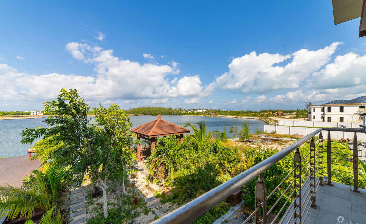 A WATERFRONT OPPORTUNITY IN AUBURN BAY, PROSPECT