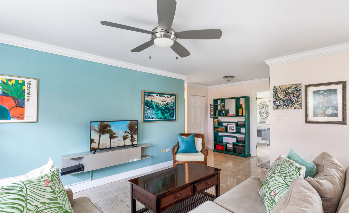 STARLET CRESCENT HOUSE & COTTAGE