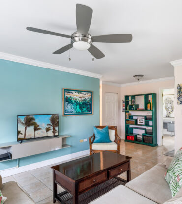 STARLET CRESCENT HOUSE & COTTAGE