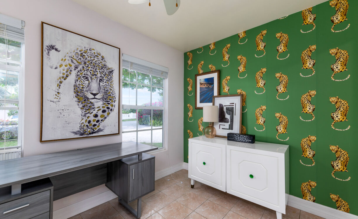 STARLET CRESCENT HOUSE & COTTAGE