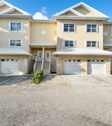 LAKELAND VILLAS UNIT 22