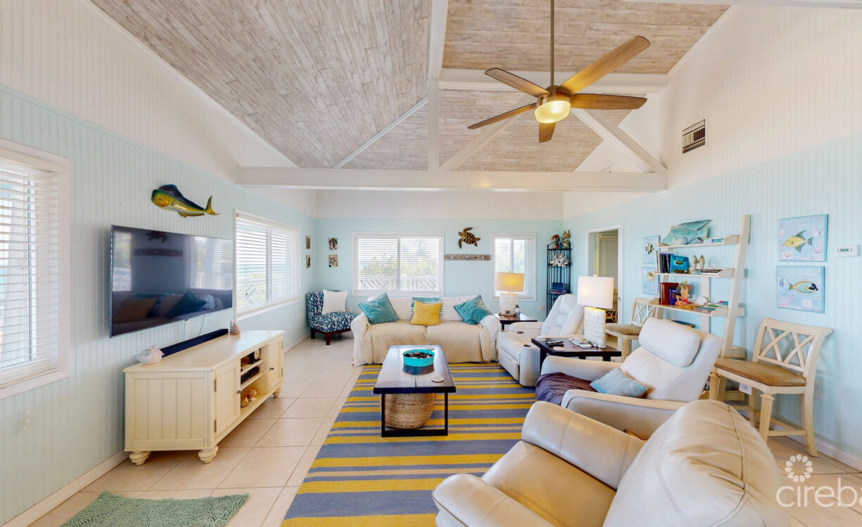 CAYMAN BRAC OCEAN FRONT HOME