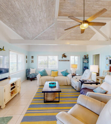 CAYMAN BRAC OCEAN FRONT HOME