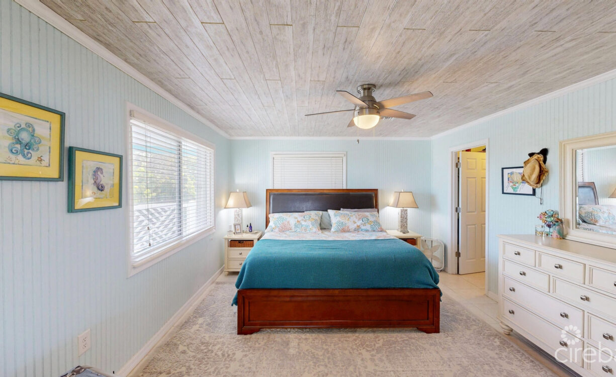 CAYMAN BRAC OCEAN FRONT HOME