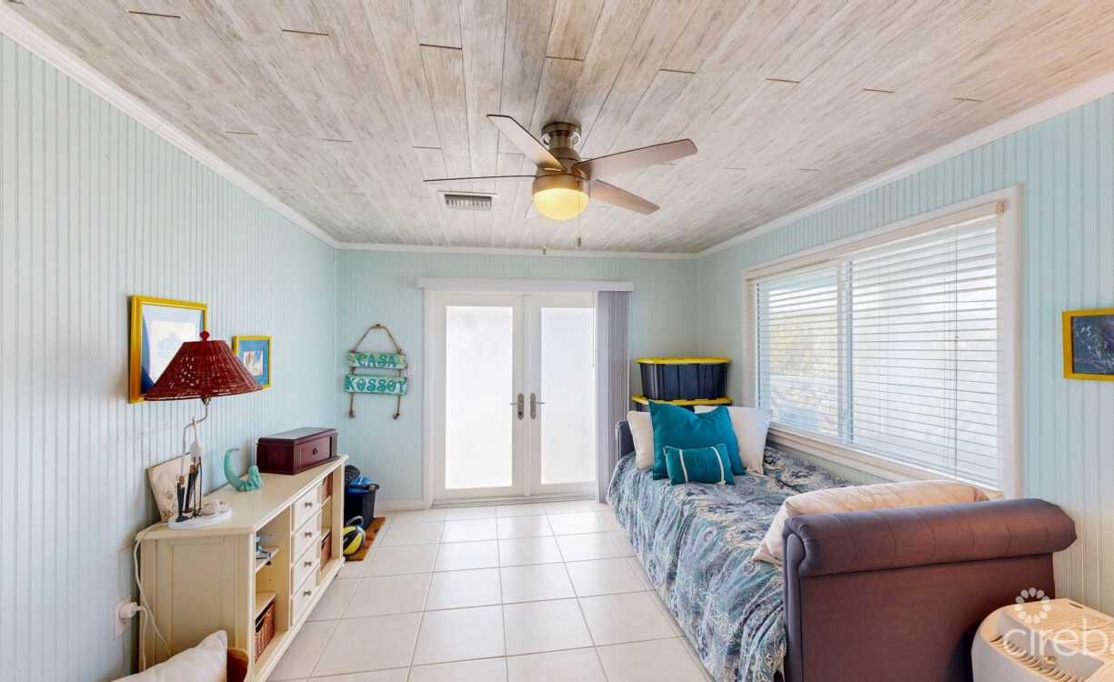 CAYMAN BRAC OCEAN FRONT HOME