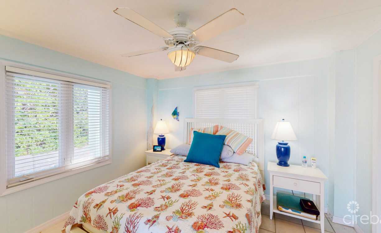 CAYMAN BRAC OCEAN FRONT HOME
