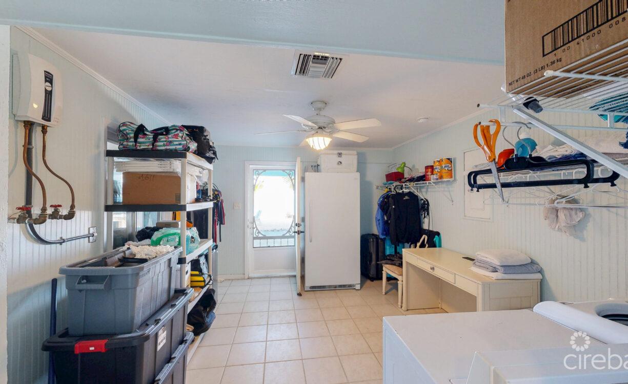 CAYMAN BRAC OCEAN FRONT HOME