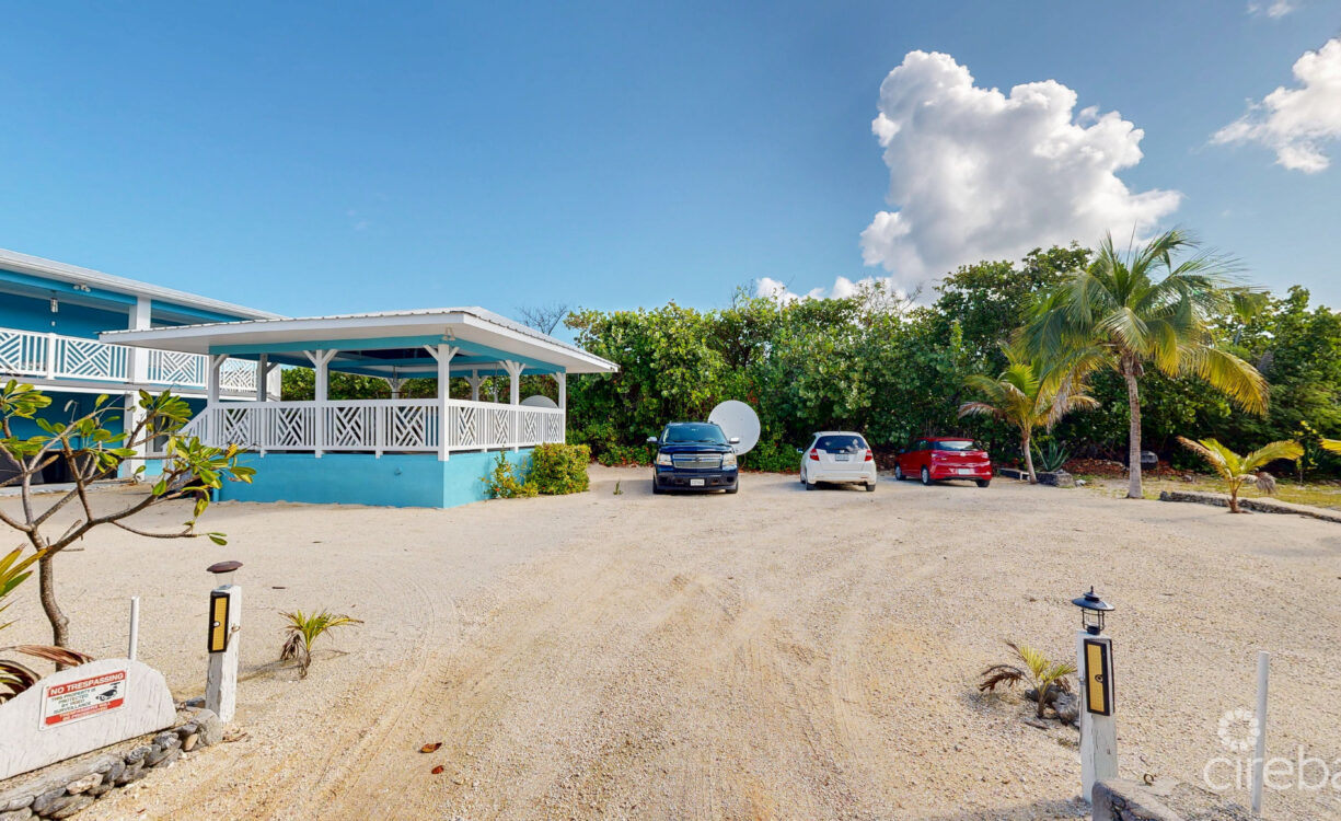 CAYMAN BRAC OCEAN FRONT HOME