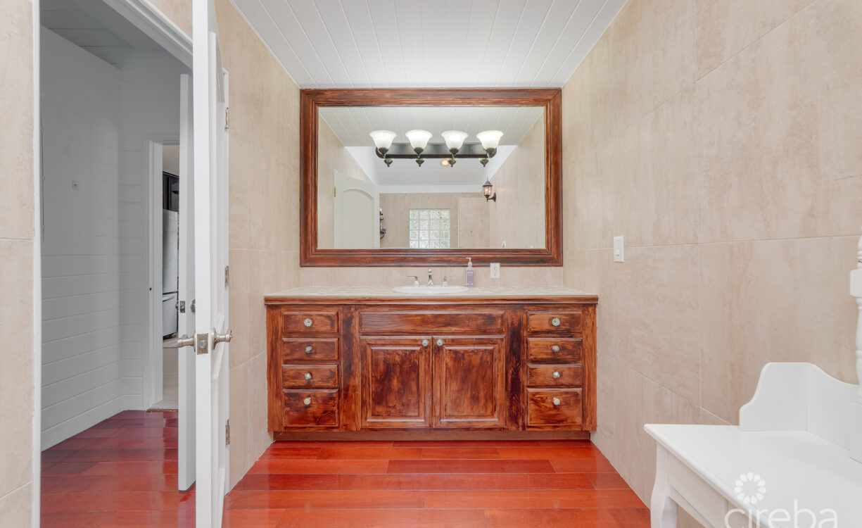 REDUCED! #1 CANAL HOME UNCLE BOB LANE