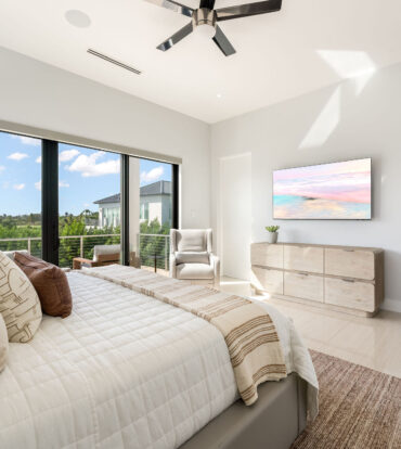 CRYSTAL HARBOUR CANAL FRONT HOME