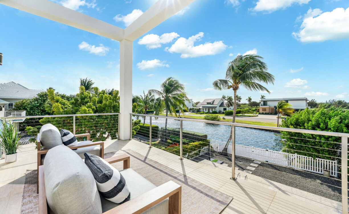CRYSTAL HARBOUR CANAL FRONT HOME