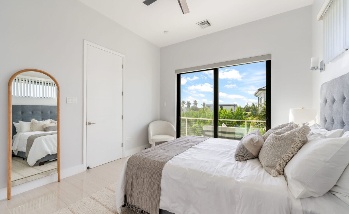 CRYSTAL HARBOUR CANAL FRONT HOME