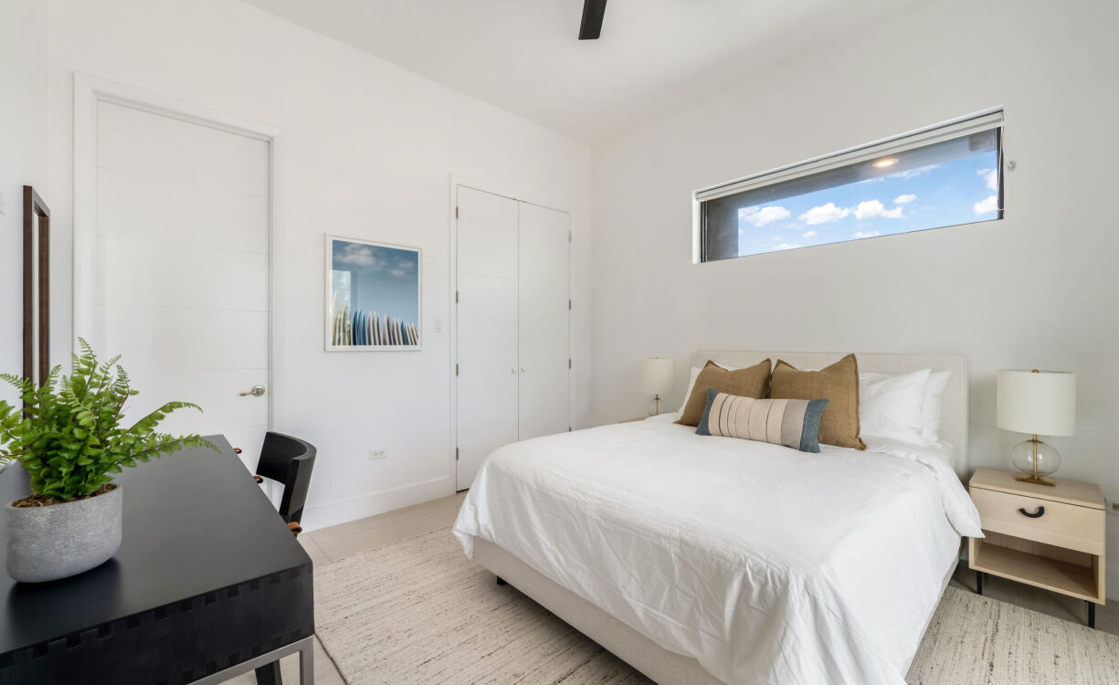 CRYSTAL HARBOUR CANAL FRONT HOME