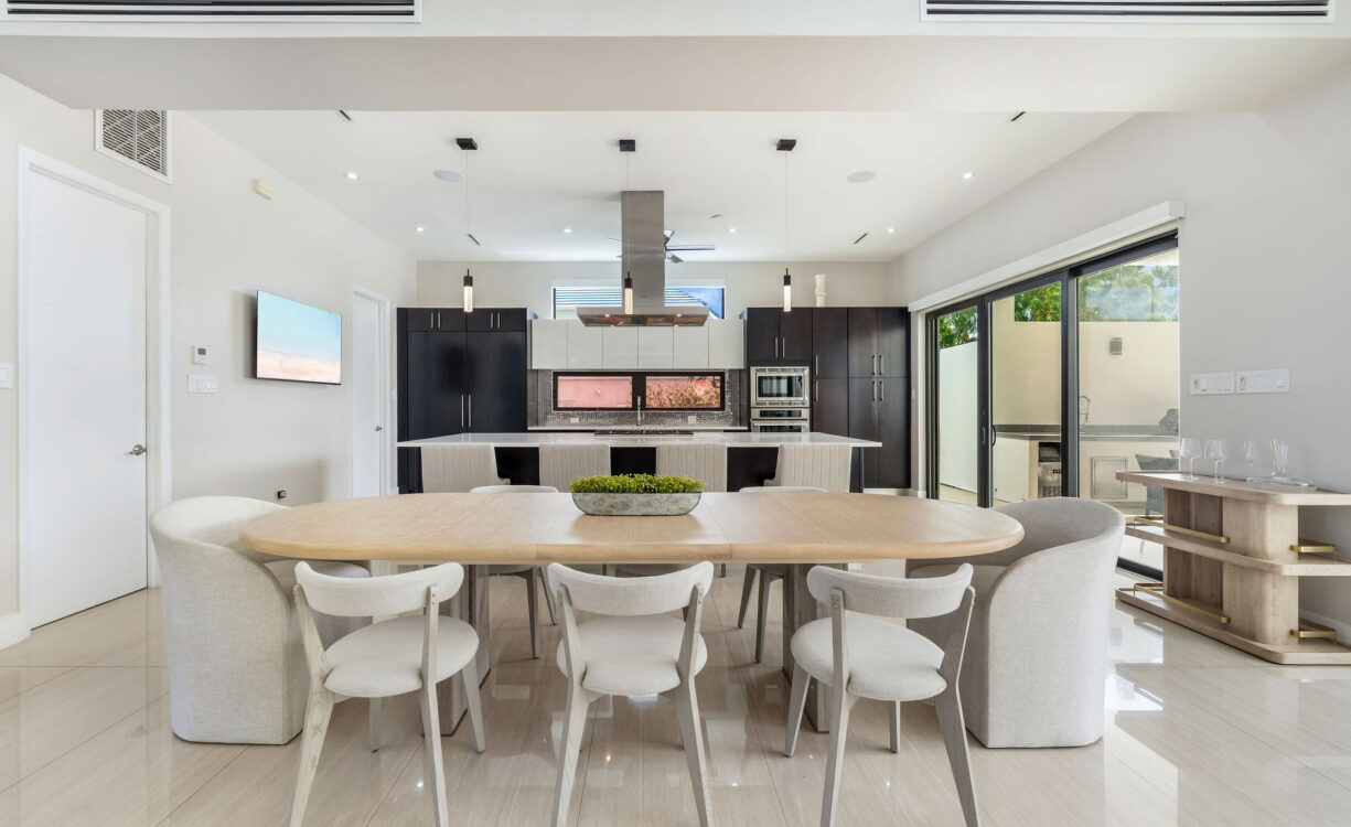 CRYSTAL HARBOUR CANAL FRONT HOME