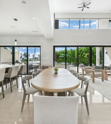 CRYSTAL HARBOUR CANAL FRONT HOME