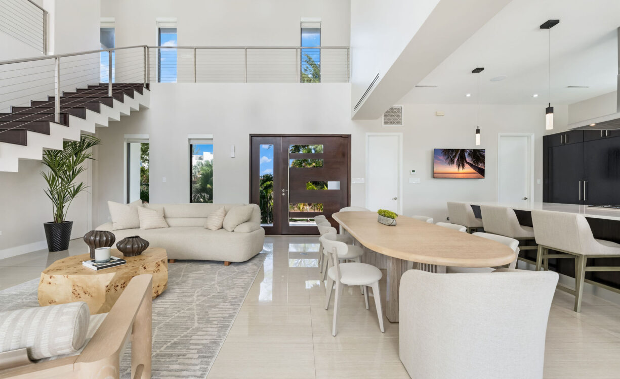 CRYSTAL HARBOUR CANAL FRONT HOME