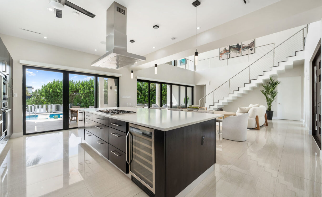 CRYSTAL HARBOUR CANAL FRONT HOME