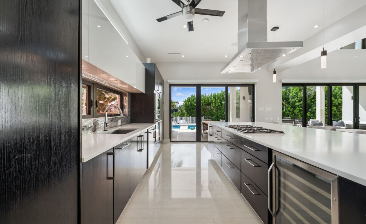 CRYSTAL HARBOUR CANAL FRONT HOME
