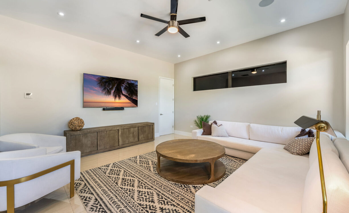 CRYSTAL HARBOUR CANAL FRONT HOME