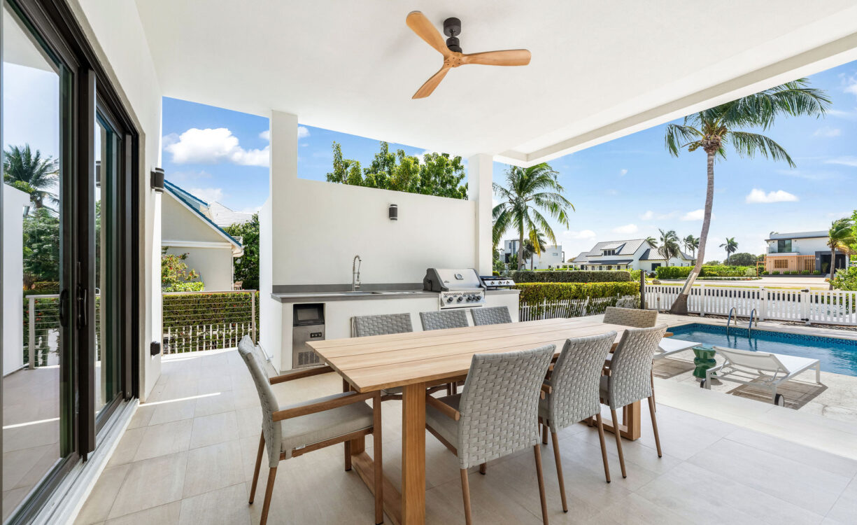 CRYSTAL HARBOUR CANAL FRONT HOME