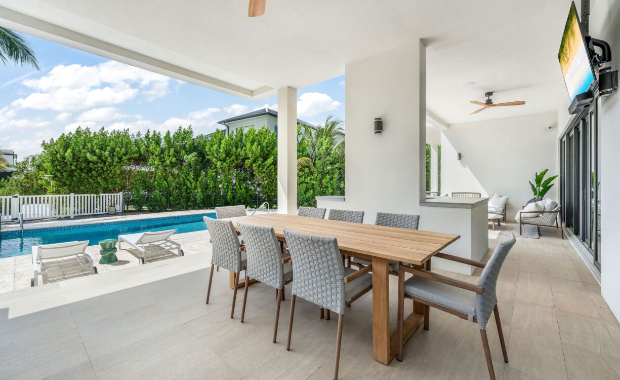 CRYSTAL HARBOUR CANAL FRONT HOME