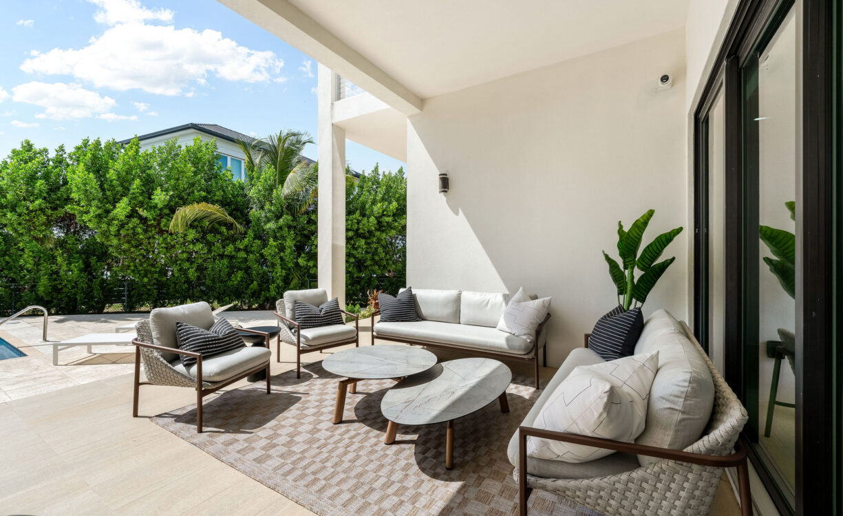 CRYSTAL HARBOUR CANAL FRONT HOME